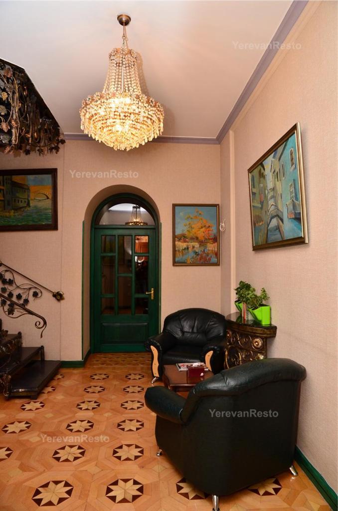 Votre Maison Erevan Esterno foto