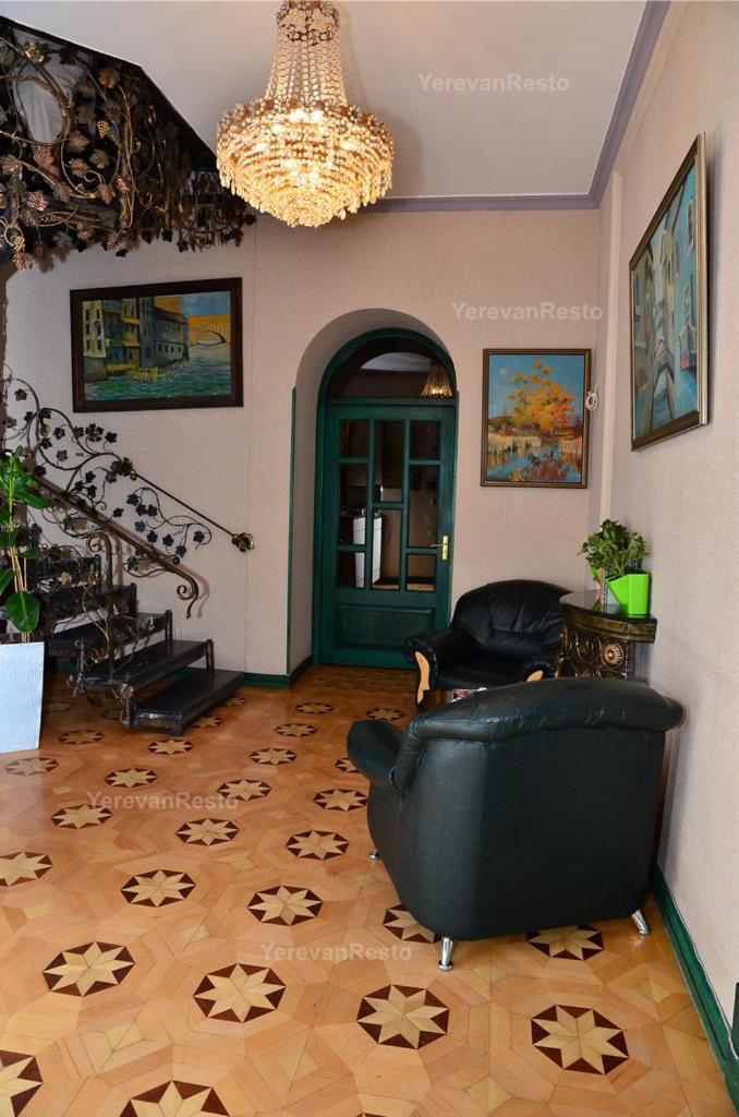 Votre Maison Erevan Esterno foto