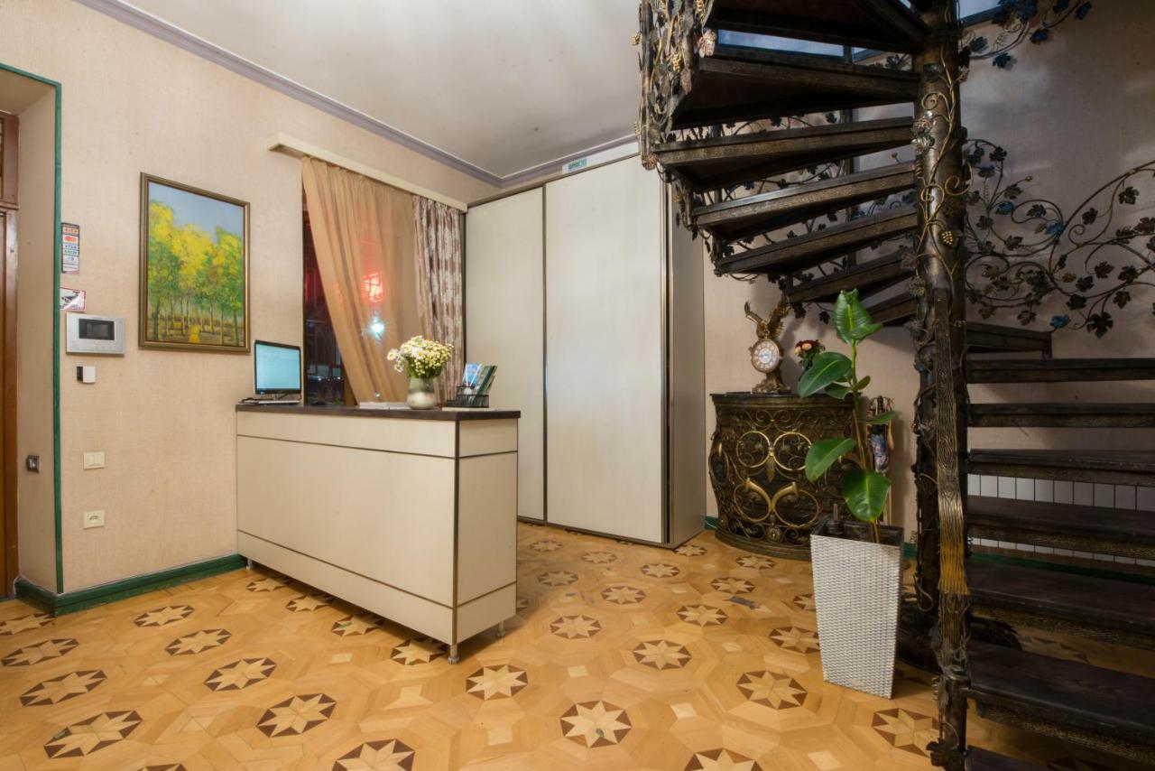 Votre Maison Erevan Esterno foto