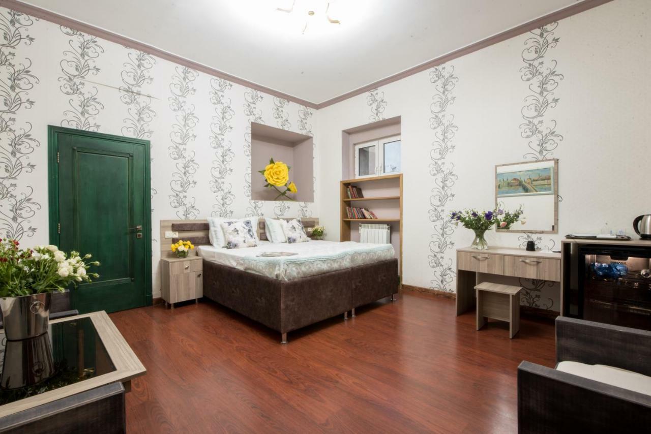 Votre Maison Erevan Esterno foto