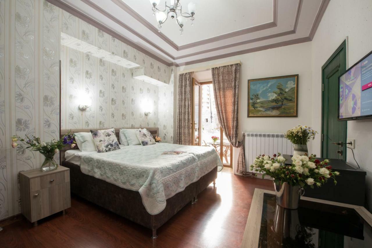 Votre Maison Erevan Esterno foto