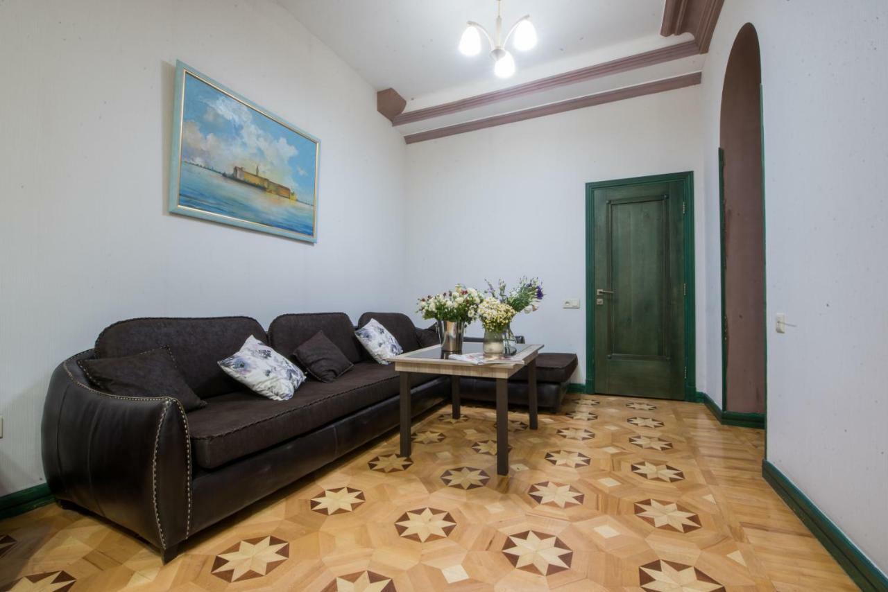 Votre Maison Erevan Esterno foto